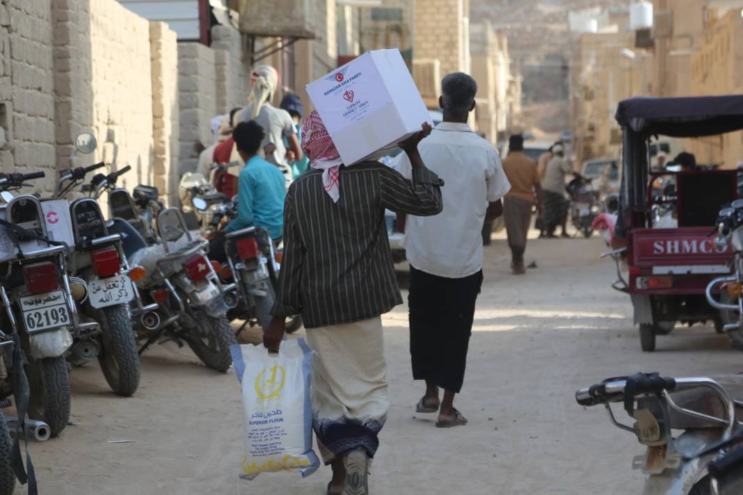 TDV Yemen'de 17 bin ihtiyaç sahibine iftarlık dağıtacak 8